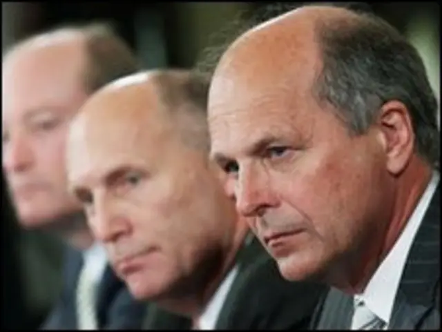 Pejabat tiga perusahaan perminyakan memberikan keterangan di depan Senat