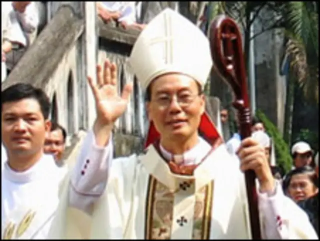Nhiều tín đồ Công giáo vẫn chưa thỏa mãn với chuyện buộc TGM Ngô Quang Kiệt rời chức vụ ở Hà Nội
