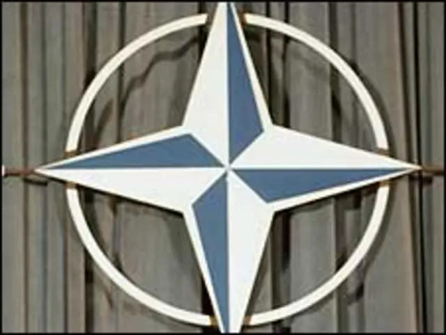 در عمل چند روز طول خواهد کشید تا ناتو فرماندهی عملیات را بر عهده گیرد و تا آن زمان آمریکا، بریتانیا و فرانسه فرماندهی عملیات را برعهده خواهند داشت.