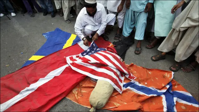 فیس بک کے خلاف مظاہرے 