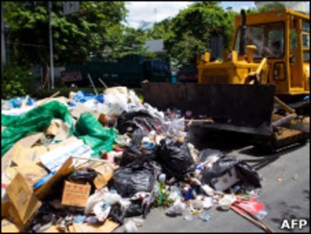мусор очищают с улиц
