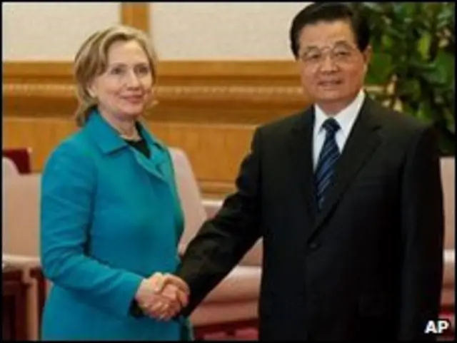 Hillary Clinton dan Presiden Cina Hu Jintau di Beijing 25 Mei 2010