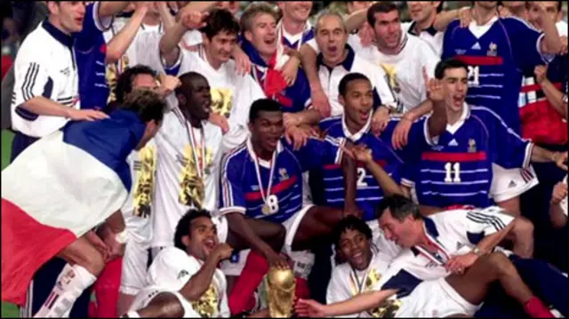 "Khi Pháp nâng cao chiếc cup vô địch thì cảm xúc dâng trào trái tim tôi"