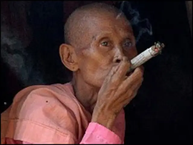 ဆေးပေါ့လိပ်ဟာ စီးကရက်လိုပဲ လူကို ဒုက္ခ ပေးပါ တယ်