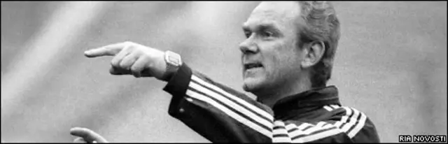 Тренер сборной России Валерий Лобановский