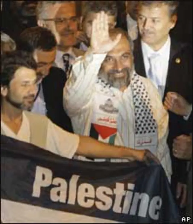 Turcos deportados de Israel llegan a Estambul.