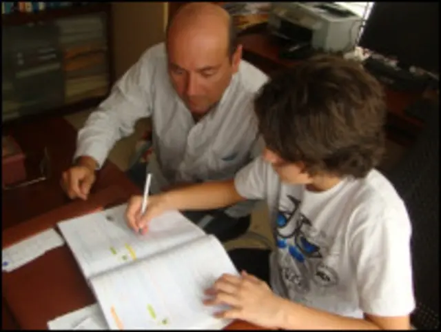 Rodrigo Quiñones con su hijo