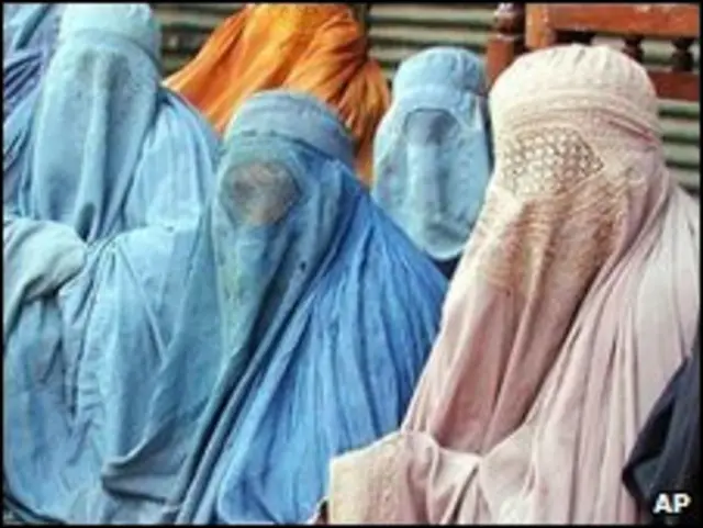 زنان برقع پوش افغان