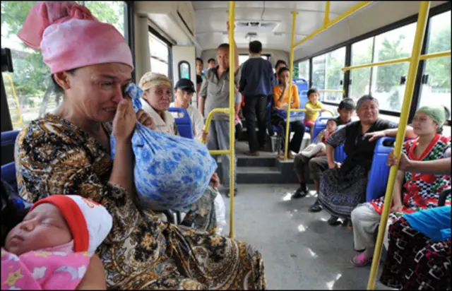 لاجئون فارُّون من العنف في قرغيزستان