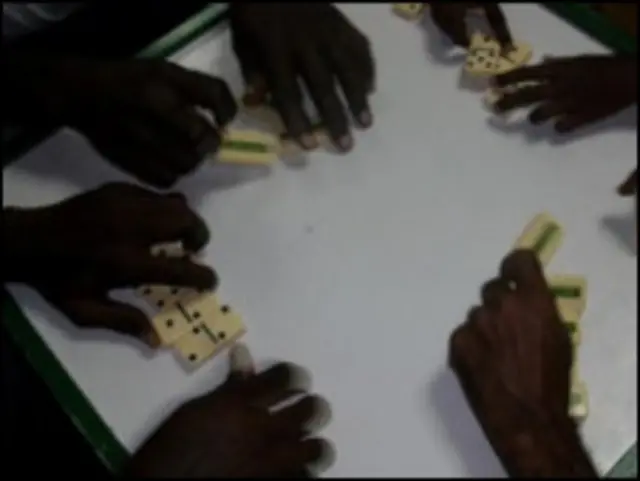 Un juego de dominó en Jamaica