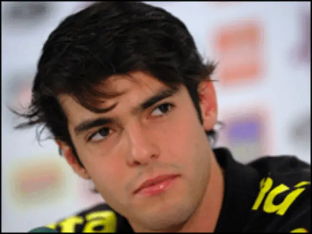 Kaká ainda sente dores, mas diz que suspensão não afetará
