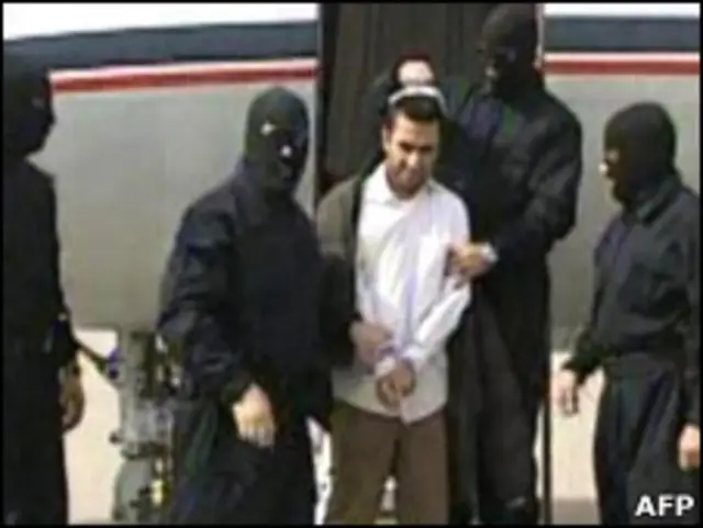 تصویر بازداشت ریگی در رسانه های ایرانی