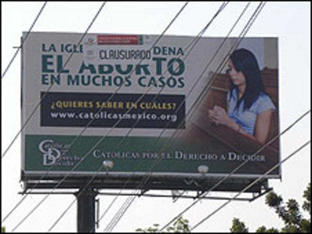 Anuncio de una campaña sobre el aborto clausurado por las autoridades en México