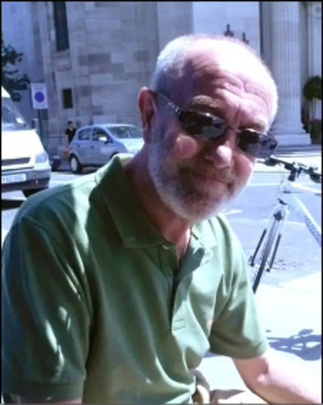 Дэйв, менеджер по продажам