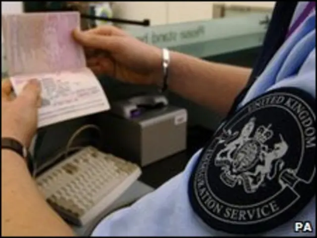 Agente de imigração britânico