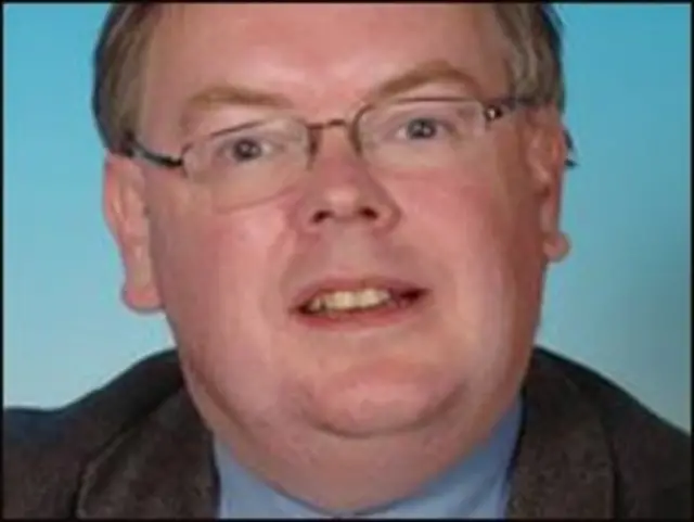 मेयर कॉलिन हॉल अपना वज़न घटाने की कोशिश कर रहे हैं