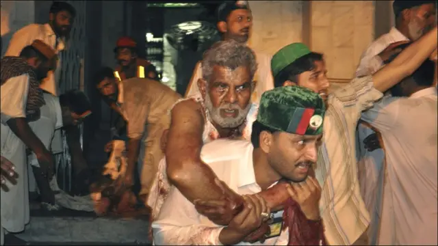 پونے دو سو کے قریب زخمیوں کو شہر کے مختلف ہسپتالوں میں پہنچایا گیا