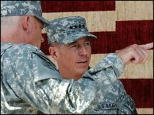 ډېوېډ پيټرېیاس