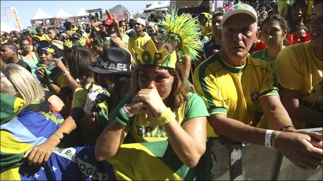 Футбольные болельщики в красках