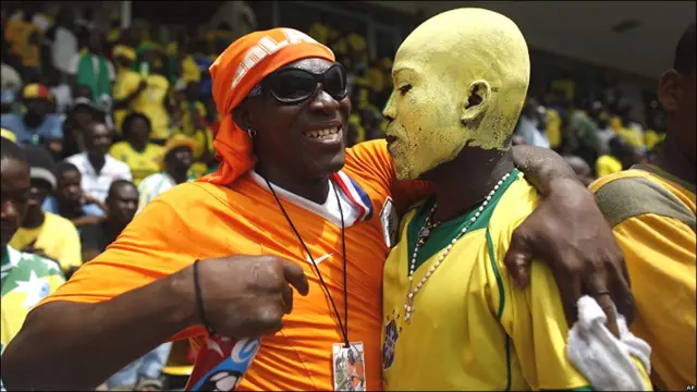 Футбольные болельщики в красках