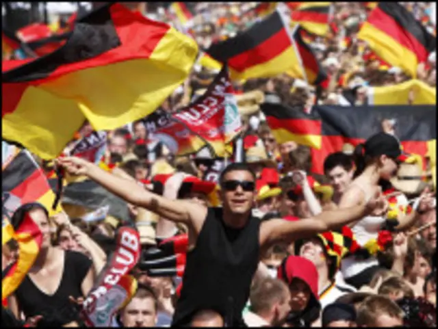 جماهير ألمانية في برلين