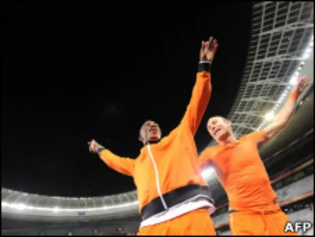 لاعبان من الفريق الهولندي