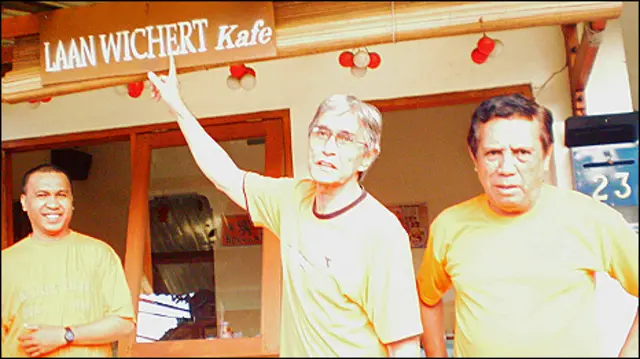 Warga Ambon bangga Bronckhorst cetak gol indah