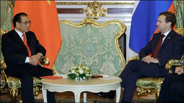 Tổng thống Nga Medvedev tiếp ông Nông Đức Mạnh