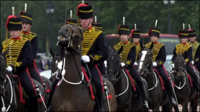 Cavalos da Tropa do Rei no Palácio de Buckingham
