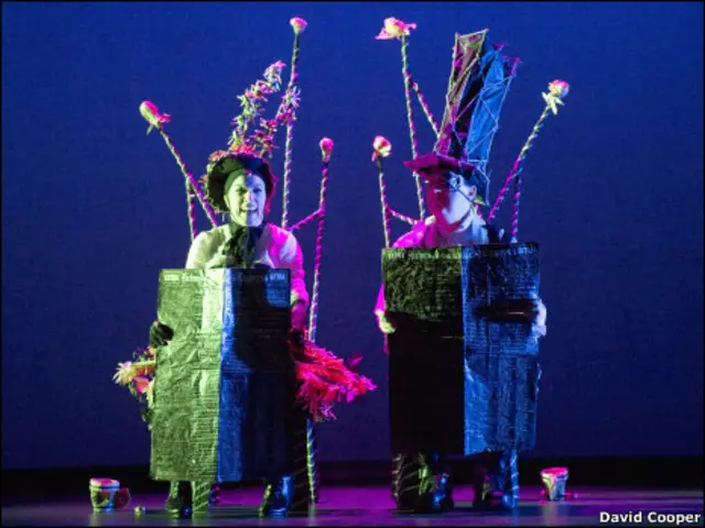 Бет Грахам и Гарет Росс в спектакле