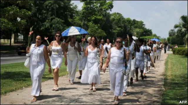 Женщины в белом