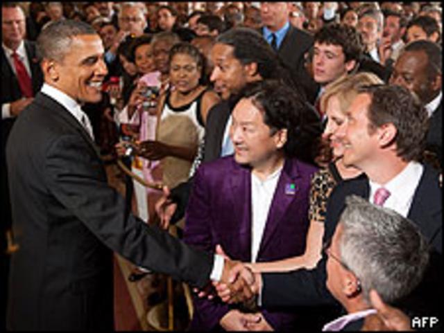 Obama recibió en la Casa Blanca a personalidades en la lucha contra el Sida.