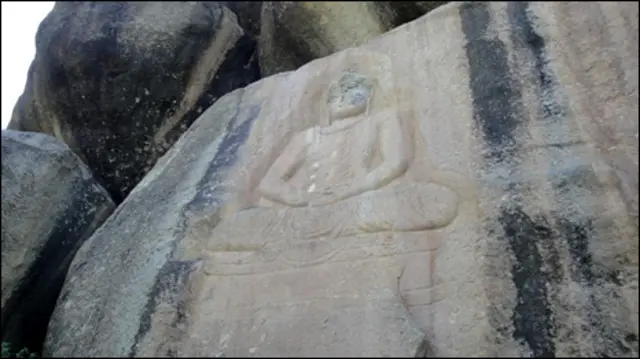 پہاڑی مجسمہ