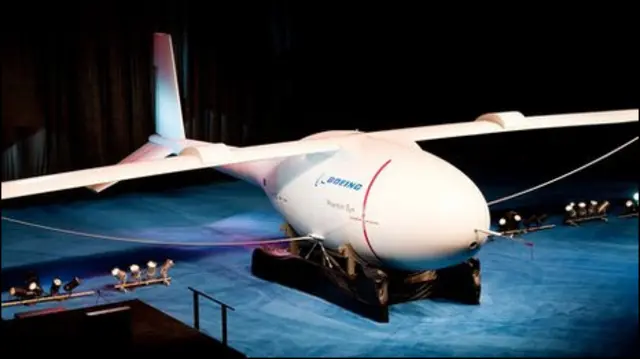 Pesawat Phantom Eye rancangan Boeing ini disebut mampu terbang empat hari non stop di ketinggian 20.000 meter di atas permukaan laut