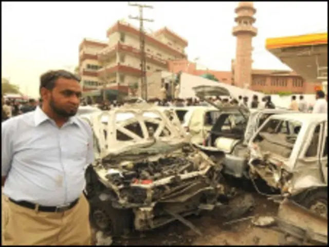 نهاد های استخباراتی پاکستان در گزارش خود گفته اند که حدود هفده گروه بنیاد گرای مذهبی که برخی آنان قبلا غیر قانونی اعلام شده اند، تحت نام های مختلف دوباره فعال شده اند