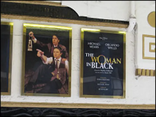 《黑衣女人》广告