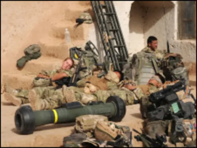 جنود في افغانستان