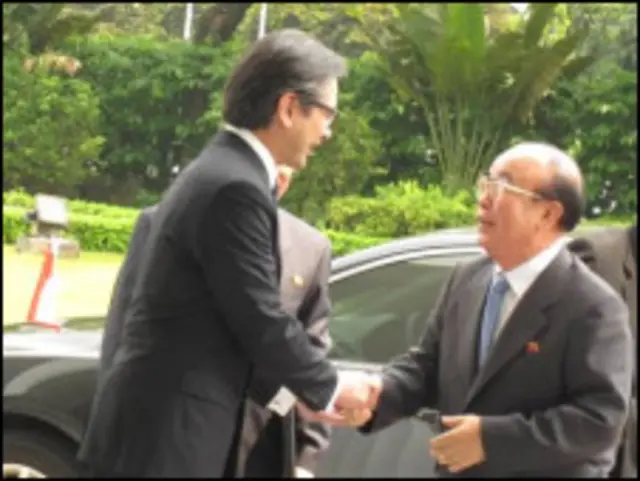 Menlu Pak Ui-Chun dalam pertemuan dengan Menlu Marty Natalegawa