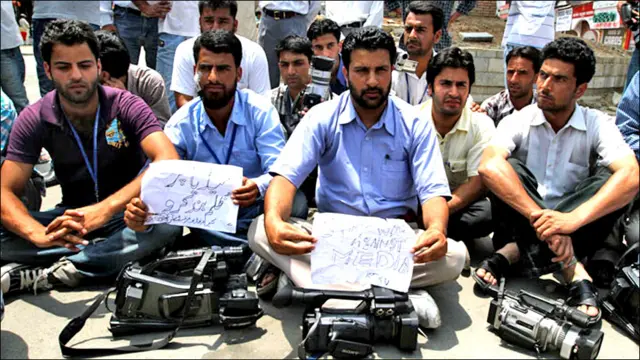 کشمیر جل رہا ہے 