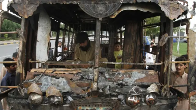 کراچی میں حالات کشیدہ