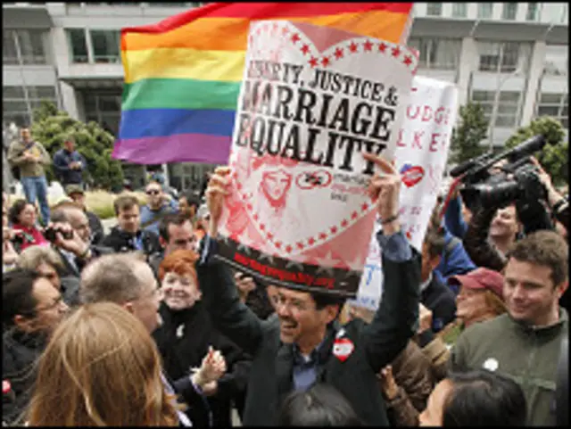 Manifestantes na Califórnia