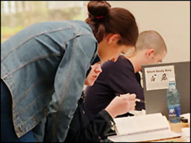 申请大学的学生面临史无前例的激烈竞争