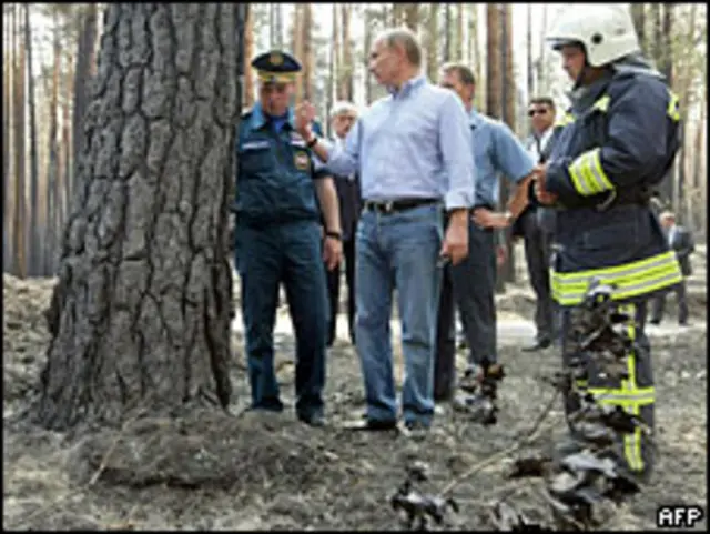Путин посетил места пожаров в Воронежской области