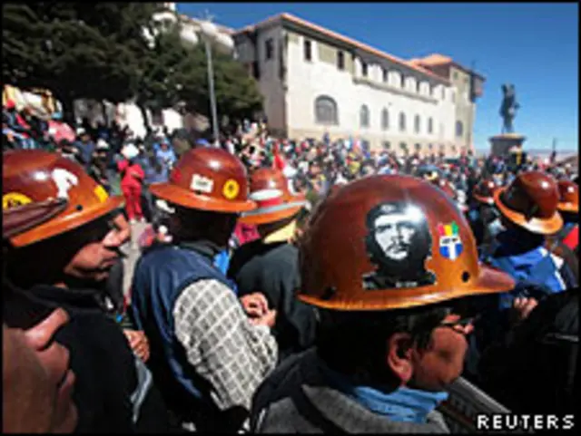Mineros en el centro de Potosí.