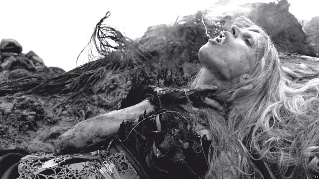 Edición Vogue Italia agosto. Foto: Steven Meisel/AP