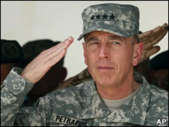 الجنرال ديفيد بتريوس