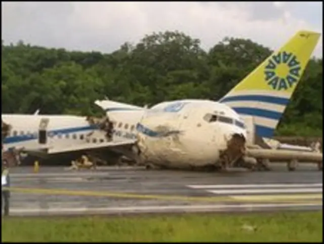 Pesawat Kolombia jatuh 