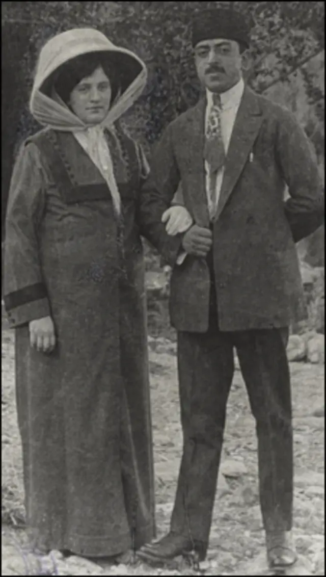 دولت امانالله در قانون اساسی ۱۳۰۱ بر "توسیع ماذونیت" تصریح کرد که مقصود از آن تمرکززدایی از قدرت بود