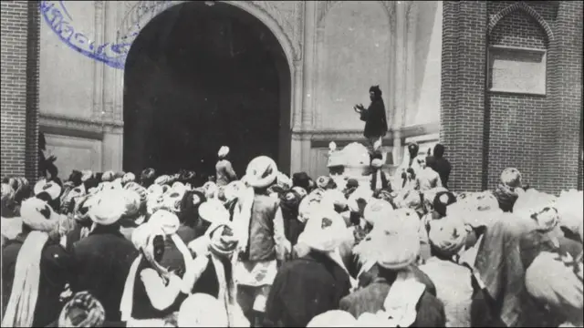 روز "جلوس" امان الله خان: امان الله خان پس از کشته شدن پدرش، حبیب الله خان در سال ۱۹۱۸ میلادی در شکارگاهی در جلال آباد، به پادشاهی رسید.