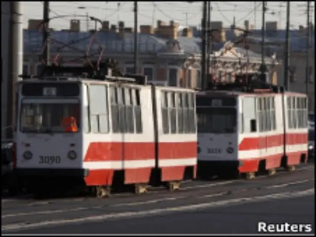 Трамваи в центре Петербурга
